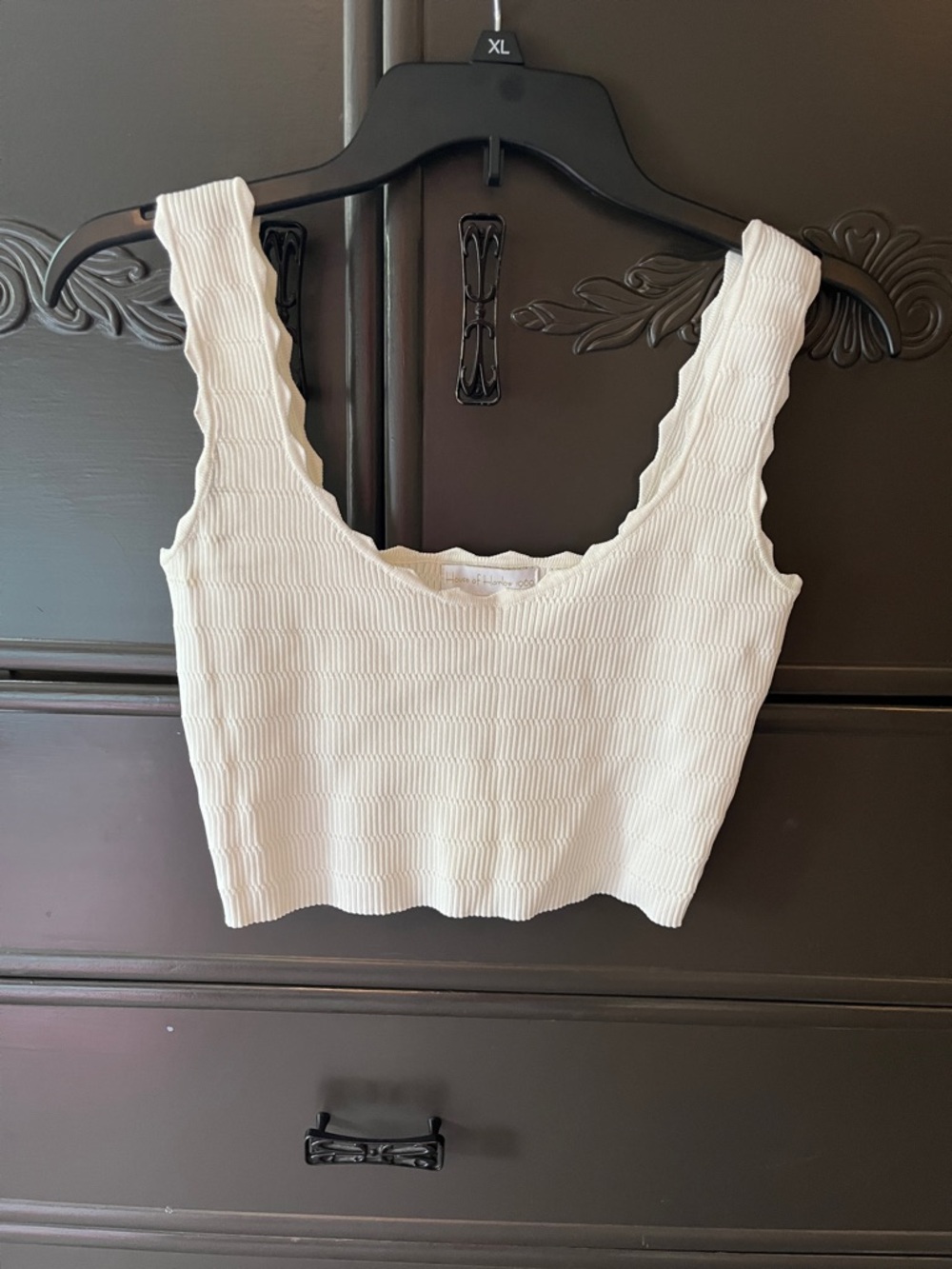 House of Harlow -Off White Ribbed Scoop Neck Crop Tank Top